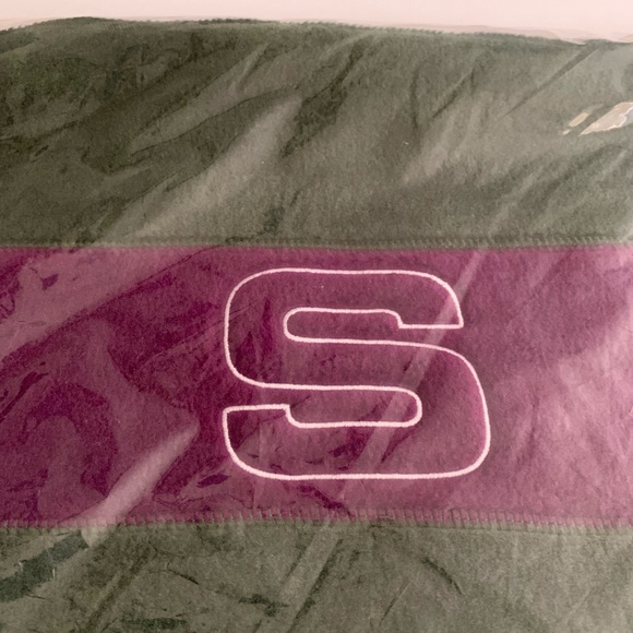 New Supreme Authentic Polartec Scarf FW18 NWT - Picture 4 of 8